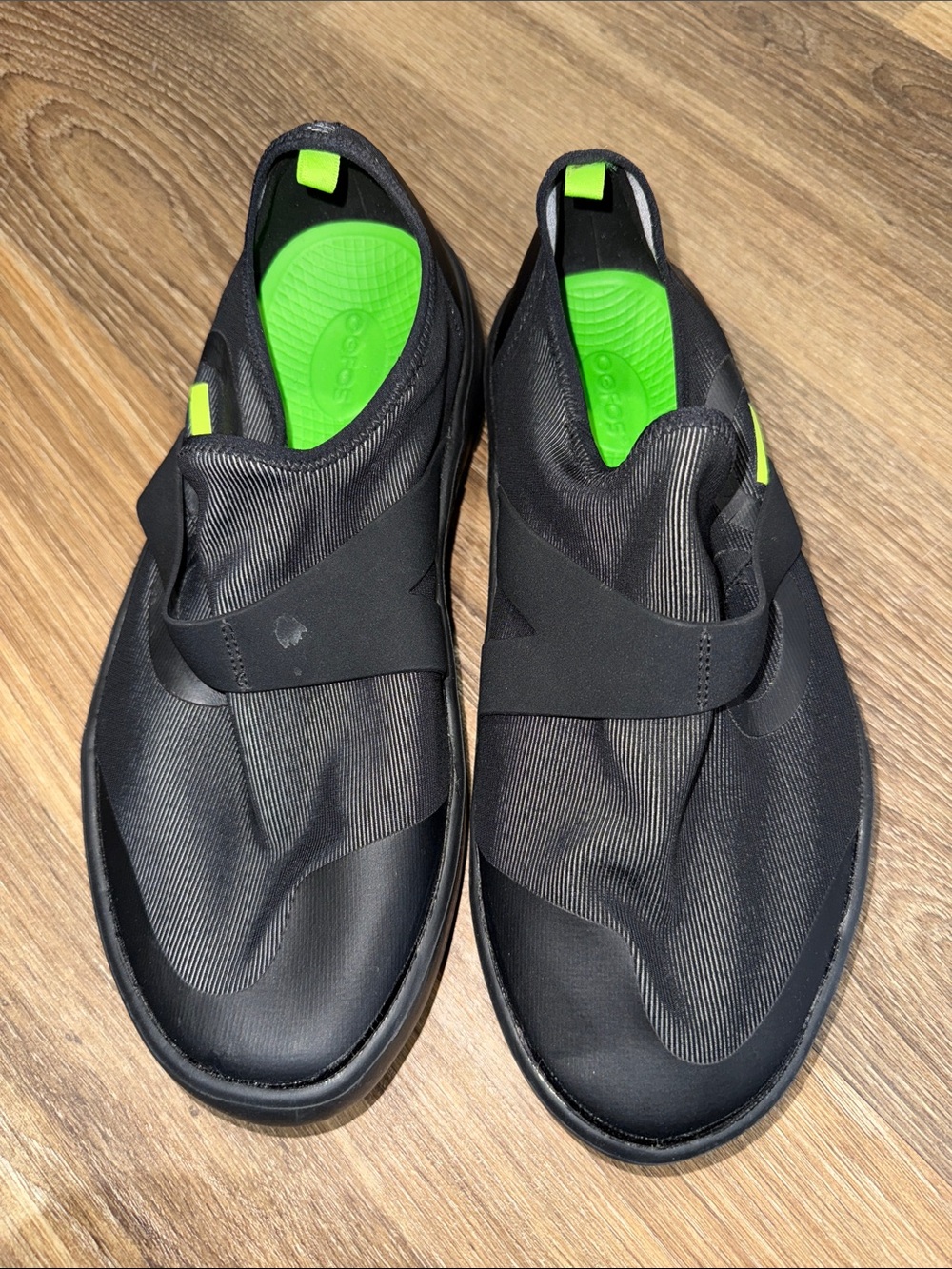 Oofos men’s size 10 slide on shoes EUC - Picture 2 of 4